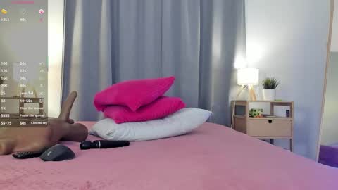 Snapshot of kettybelly chatting on 8, 11, 2025 kettyIm a simple girl who likes gifts Lovense is activeThere are legends that in this room all your wish can come true online show from 8, 11, 2025