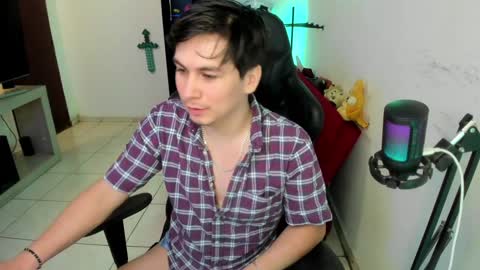 Snapshot of kevin873s chatting on 12, 1, 2025 Kevin online show from 12, 1, 2025