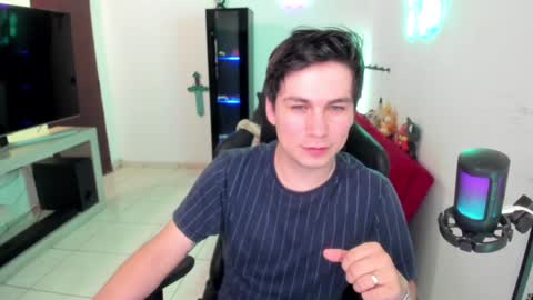 Snapshot of kevin873s chatting on 1, 2, 2025 Kevin online show from 1, 2, 2025