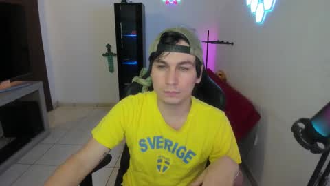 Snapshot of kevin873s chatting on 30, 10, 2025 Kevin online show from 30, 10, 2025