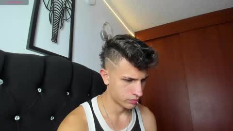 Snapshot of kevin_ahs1 chatting on 4, 12, 2025 Kevin Ahs online show from 4, 12, 2025