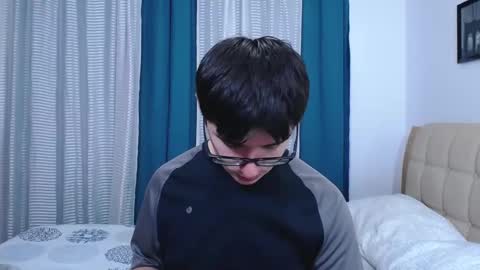 Snapshot of kevinhunts chatting on 22, 10, 2025 Kevin online show from 22, 10, 2025