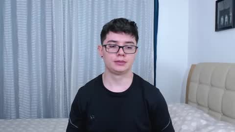 Snapshot of kevinhunts chatting on 5, 11, 2025 Kevin online show from 5, 11, 2025