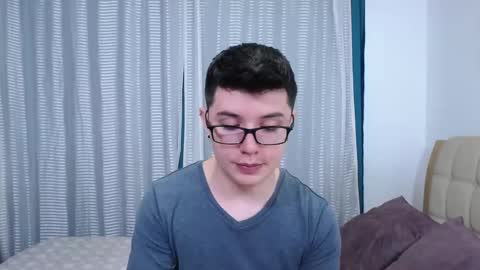 Snapshot of kevinhunts chatting on 26, 11, 2025 Kevin online show from 26, 11, 2025