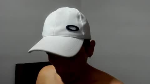 Snapshot of kevinkewma chatting on 16, 10, 2025 kevinkewma online show from 16, 10, 2025