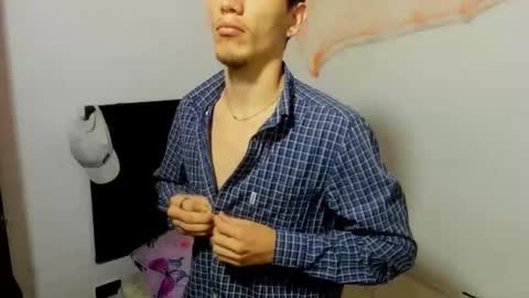 Snapshot of kevinkewma chatting on 22, 10, 2025 kevinkewma online show from 22, 10, 2025