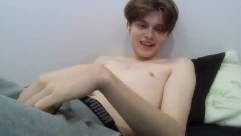 Snapshot of kevinmycroft chatting on 16, 12, 2025 kevinmycroft online show from 16, 12, 2025