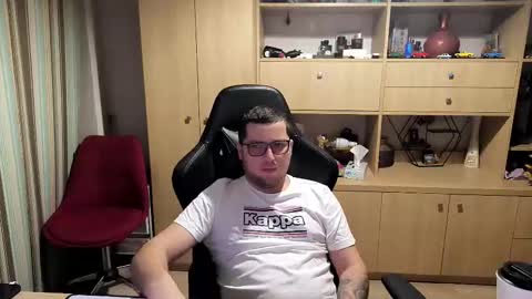 Snapshot of kevinnlovely95 chatting on 2, 12, 2025 Kevinn online show from 2, 12, 2025