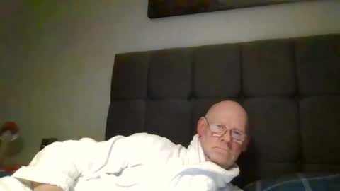 kevlooking4sez online show from 17, 4, 2026