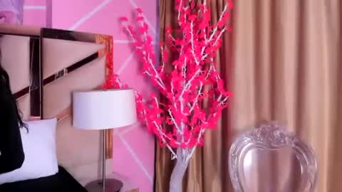 Keyla noa online show from 11, 4, 2026