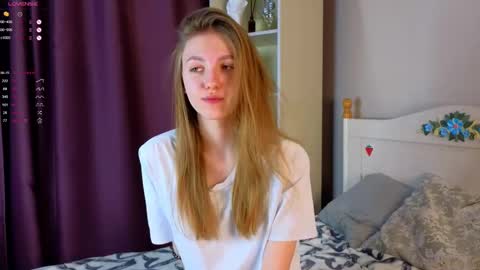 Hi Im Mary Glad to see you in my room  PVT is open online show from 26, 2, 2025
