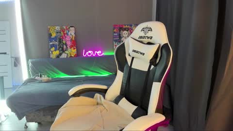 Snapshot of keyli_ink chatting on 3, 10, 2025 Keyli online show from 3, 10, 2025