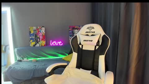 Snapshot of keyli_ink chatting on 12, 11, 2025 Keyli online show from 12, 11, 2025