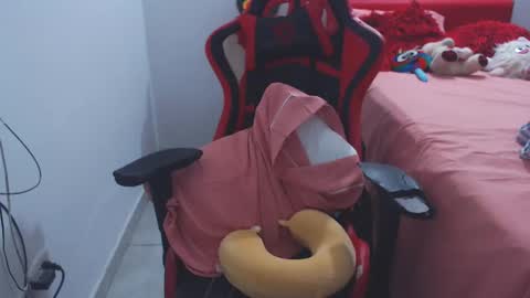 Snapshot of keyra_dainty chatting on 25, 12, 2024 Sandy Saenz online show from 25, 12, 2024