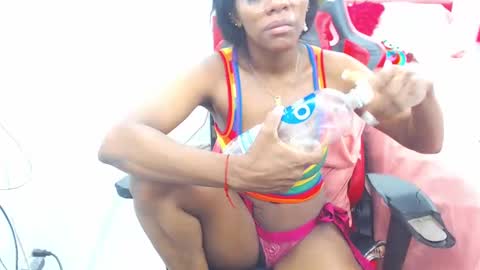 Snapshot of keyra_dainty chatting on 5, 1, 2025 Sandy Saenz online show from 5, 1, 2025