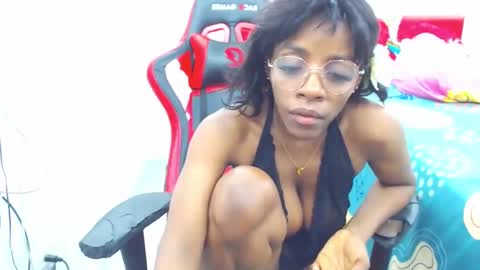 Snapshot of keyra_dainty chatting on 22, 1, 2025 Sandy Saenz online show from 22, 1, 2025