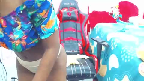 Snapshot of keyra_dainty chatting on 25, 1, 2025 Sandy Saenz online show from 25, 1, 2025