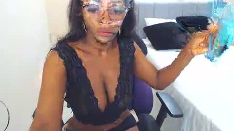 Snapshot of keyra_dainty chatting on 28, 11, 2025 Sandy Saenz online show from 28, 11, 2025