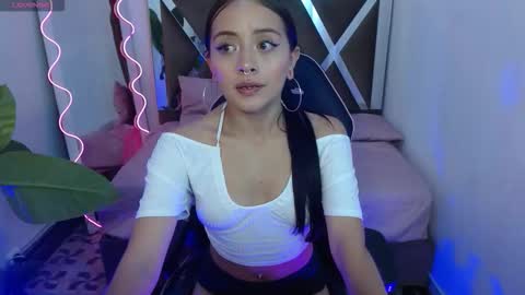 Snapshot of khalia_tay chatting on 15, 12, 2025 KHALIA online show from 15, 12, 2025
