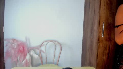 Snapshot of khate_smith chatting on 11, 10, 2025 khate_smith online show from 11, 10, 2025