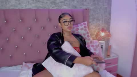 Khelany Isyy  online show from 5, 1, 2026