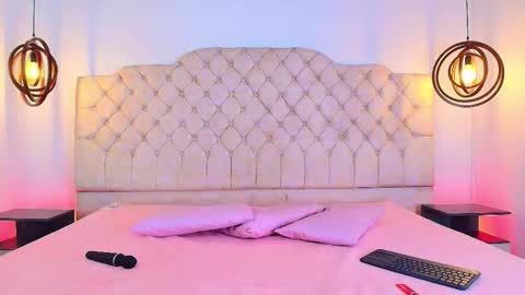 khloejohnson online show from 24, 11, 2025