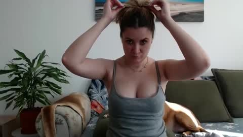 Sarah online show from 2, 2, 2025