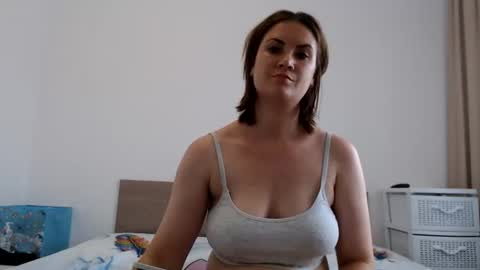 Snapshot of khrysssarah chatting on 11, 7, 2026 Sarah online show from 11, 7, 2026