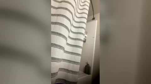 Snapshot of kiannaluv chatting on 6, 3, 2026 kiannaluv online show from 6, 3, 2026