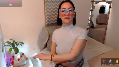 Kiara Bermont online show from 10, 10, 2025