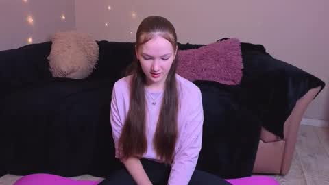 Snapshot of kierakiller chatting on 3, 12, 2025 Melvi online show from 3, 12, 2025