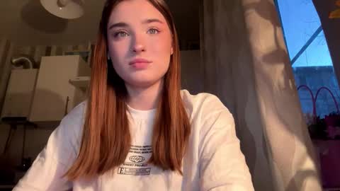 Ola my name is Lissa  Lets hit 10 Thumbs Up together   online show from 14, 3, 2026