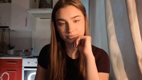 Ola my name is Lissa  Lets hit 10 Thumbs Up together   online show from 30, 5, 2026