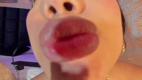 Snapshot of kiim_taaylor chatting on 28, 1, 2025 Kim online show from 28, 1, 2025