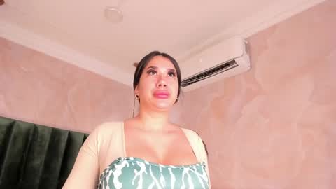 Snapshot of kiim_taaylor chatting on 12, 5, 2026 Kim online show from 12, 5, 2026