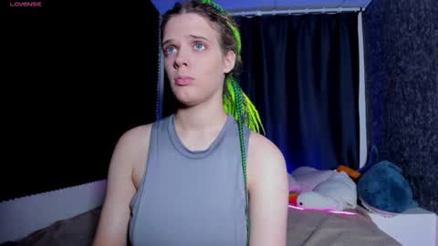 Snapshot of kiki_krash chatting on 25, 10, 2025 Kiki online show from 25, 10, 2025