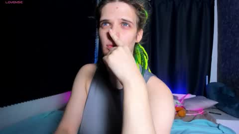 Snapshot of kiki_krash chatting on 9, 11, 2025 Kiki online show from 9, 11, 2025