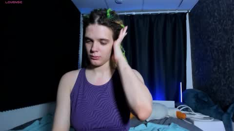 Snapshot of kiki_krash chatting on 26, 11, 2025 Kiki online show from 26, 11, 2025