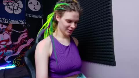 Snapshot of kiki_krash chatting on 2, 12, 2025 Kiki online show from 2, 12, 2025