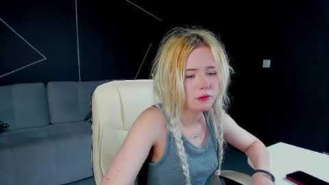 Snapshot of kiki_peach chatting on 29, 6, 2026 Jessica online show from 29, 6, 2026
