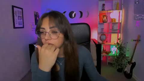 kiki_swan online show from 13, 7, 2026