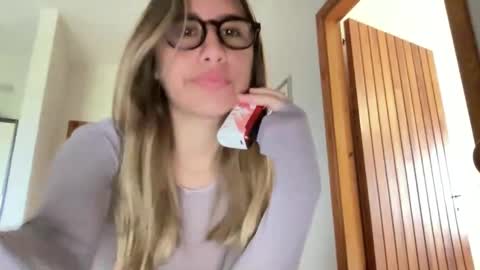 kikibae2 online show from 25, 2, 2025