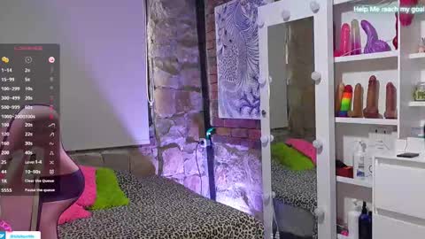 Snapshot of kikilepetite chatting on 14, 12, 2025 kiki online show from 14, 12, 2025