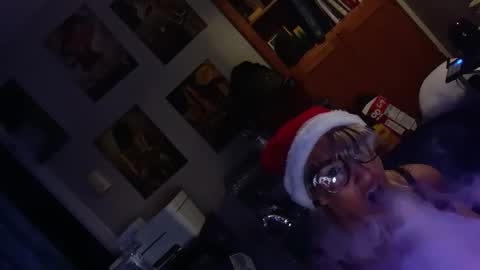 kikilovespartylights online show from 19, 12, 2025