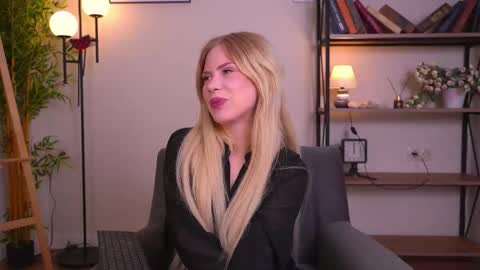 Kiki online show from 10, 10, 2025