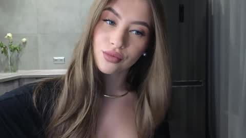 Snapshot of killer__girls chatting on 27, 12, 2024 EvaAnna online show from 27, 12, 2024