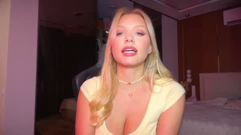 Killer Tits online show from 1, 12, 2025