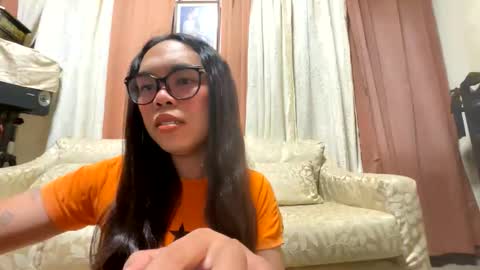 Snapshot of kim_kyile chatting on 24, 5, 2026 KYLIE online show from 24, 5, 2026