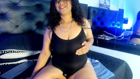 Snapshot of kim_marquez chatting on 28, 11, 2025 Kim Marquez online show from 28, 11, 2025