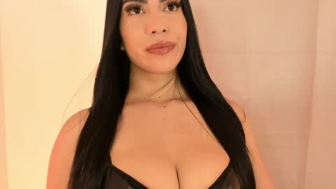 Snapshot of kimberlin_cam_ chatting on 6, 6, 2026 Kimberlin online show from 6, 6, 2026